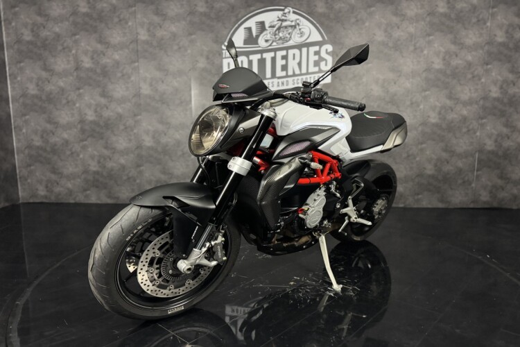 MV AGUSTA BRUTALE 800