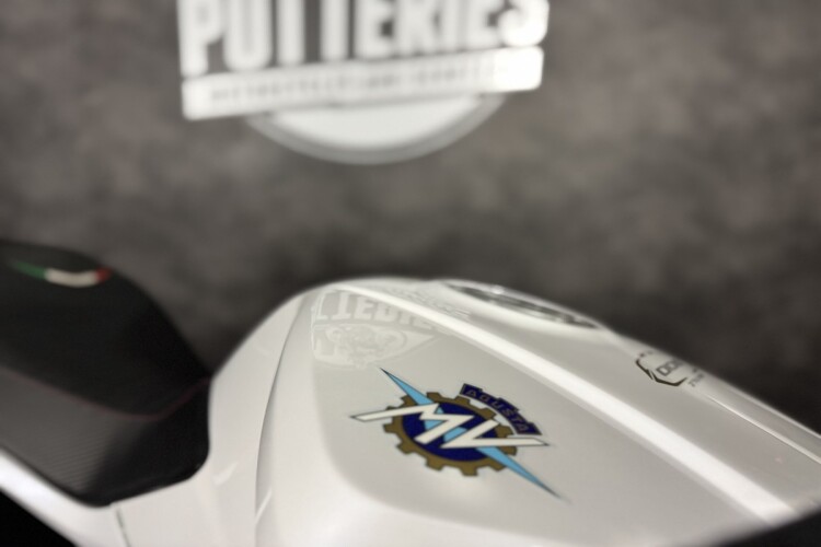 MV AGUSTA BRUTALE 800