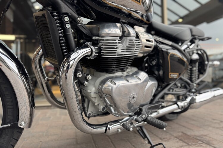 ROYAL ENFIELD CLASSIC 650