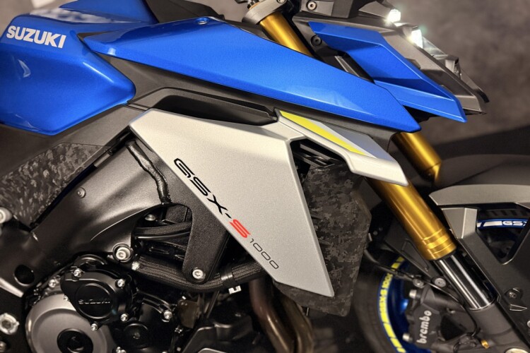 SUZUKI GSX-S1000