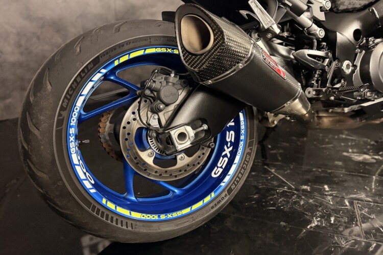 SUZUKI GSX-S1000