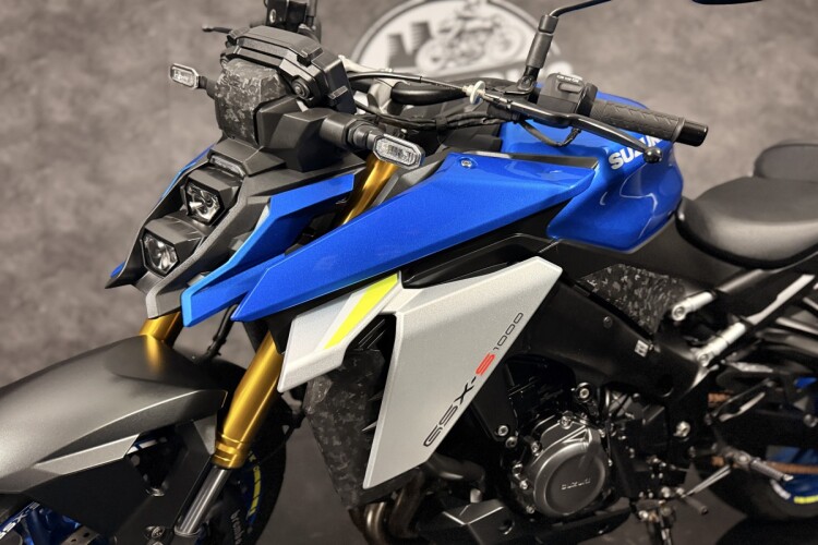 SUZUKI GSX-S1000