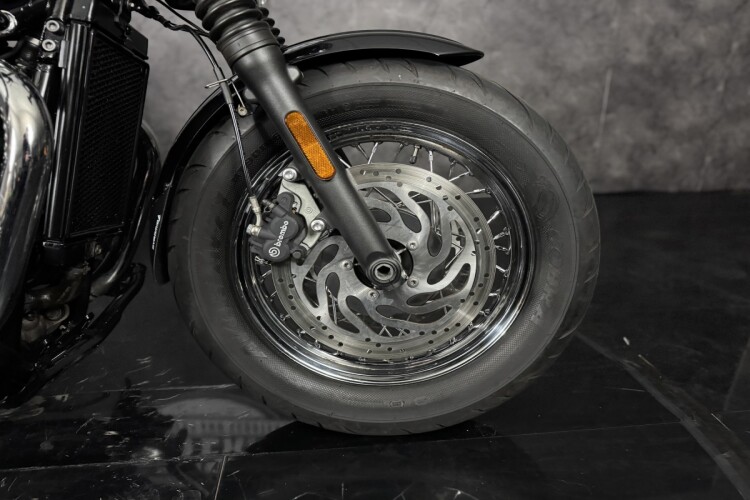 TRIUMPH SPEEDMASTER 1200