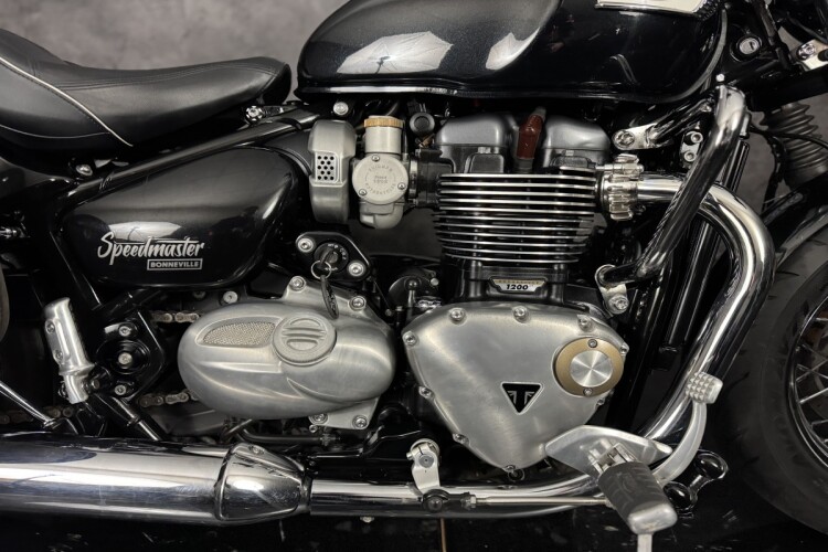 TRIUMPH SPEEDMASTER 1200