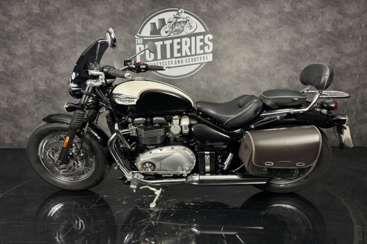 TRIUMPH SPEEDMASTER 1200