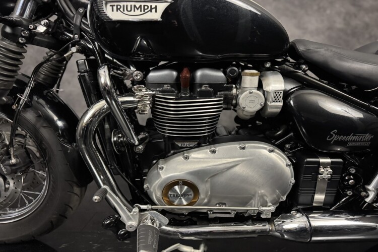 TRIUMPH SPEEDMASTER 1200