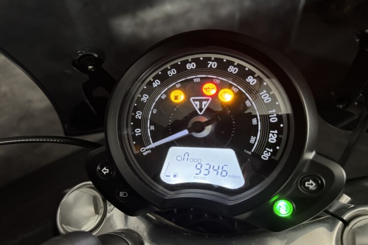 TRIUMPH SPEEDMASTER 1200