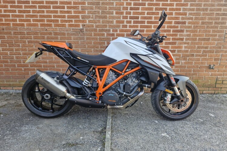KTM 1290 SUPER DUKE R