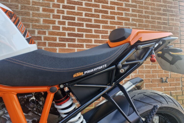 KTM 1290 SUPER DUKE R