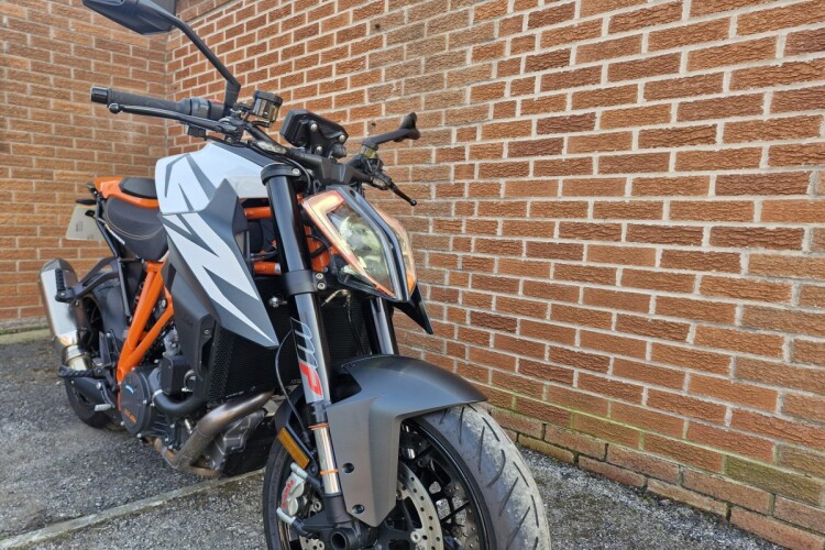 KTM 1290 SUPER DUKE R