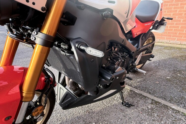 YAMAHA XSR900