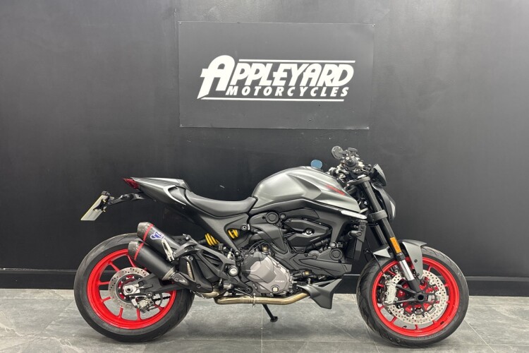 DUCATI MONSTER 937