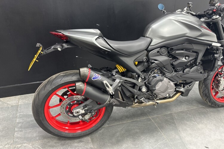 DUCATI MONSTER 937