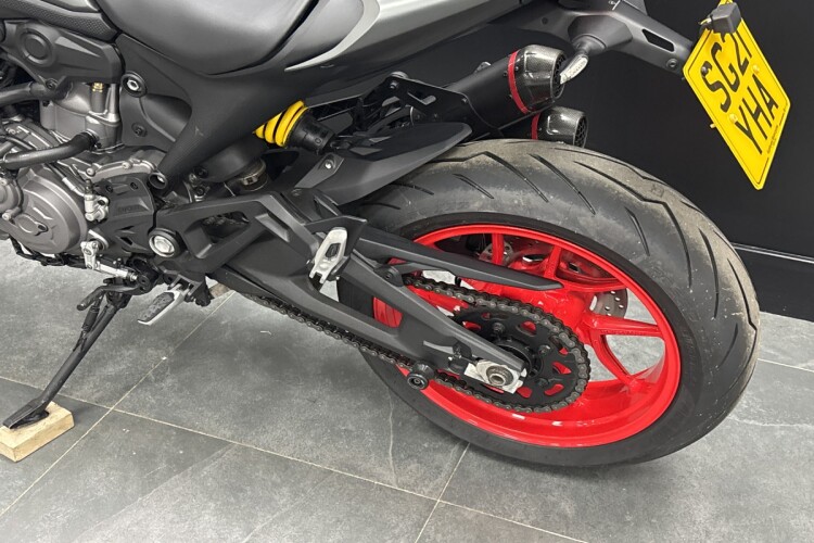 DUCATI MONSTER 937