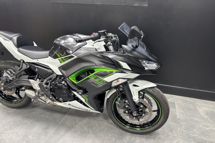 KAWASAKI NINJA 650