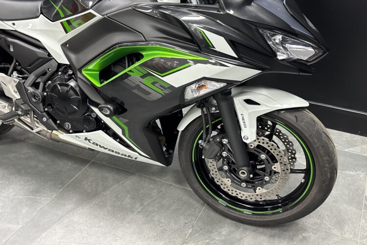 KAWASAKI NINJA 650