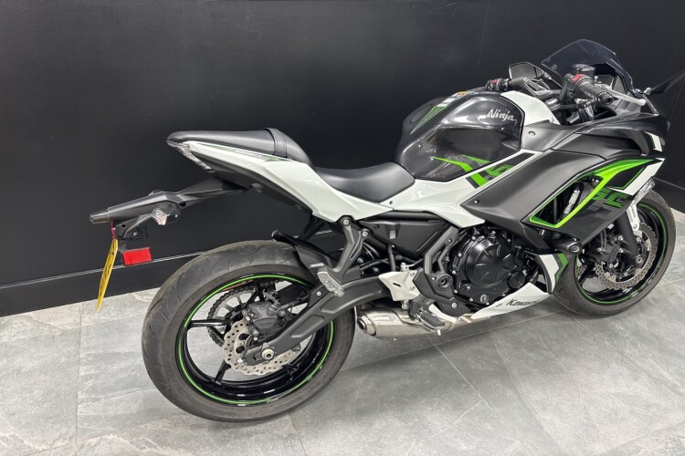 KAWASAKI NINJA 650