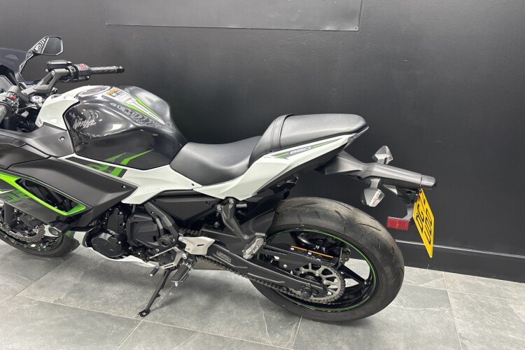 KAWASAKI NINJA 650