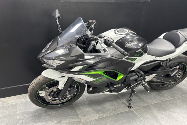 KAWASAKI NINJA 650