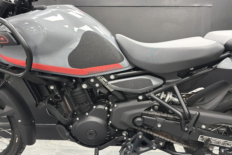 ROYAL ENFIELD HIMALAYAN 452