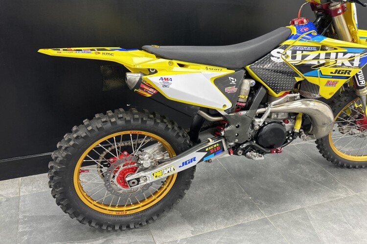 SUZUKI RM250