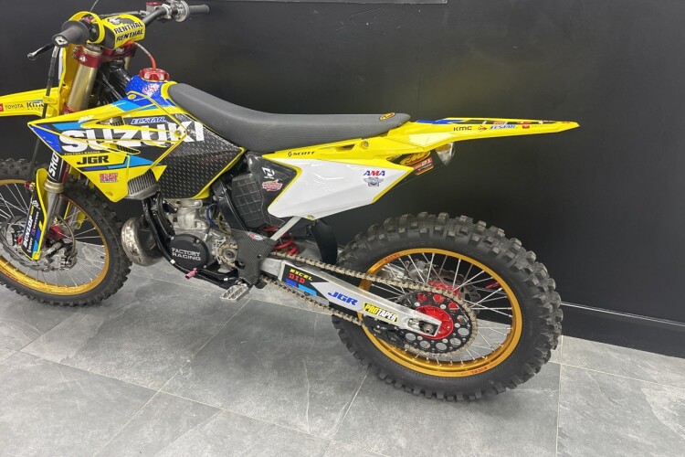 SUZUKI RM250