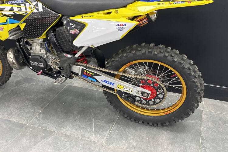 SUZUKI RM250