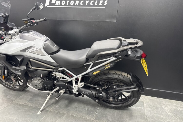 TRIUMPH TIGER 1200