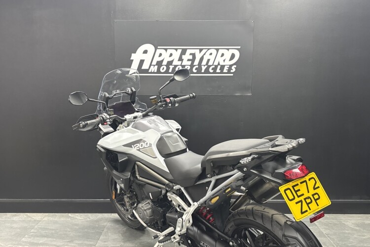 TRIUMPH TIGER 1200