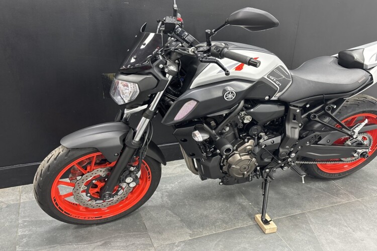 YAMAHA MT-07