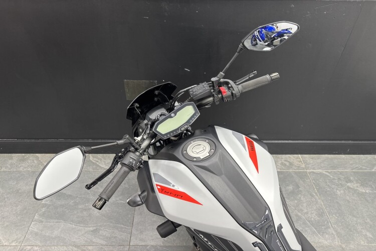 YAMAHA MT-07