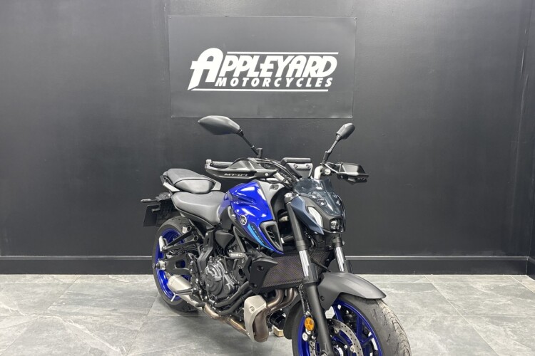 YAMAHA MT-07