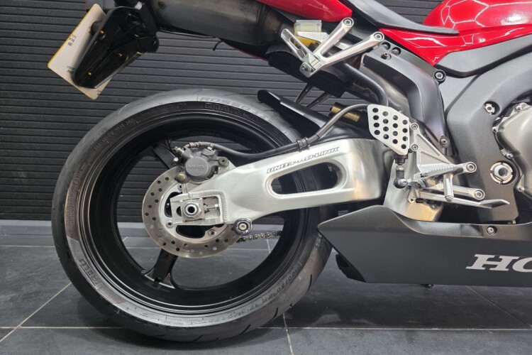 HONDA CBR1000RR FIREBLADE