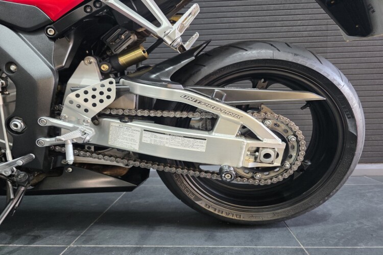 HONDA CBR1000RR FIREBLADE