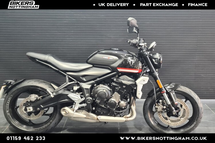 TRIUMPH TRIDENT 660