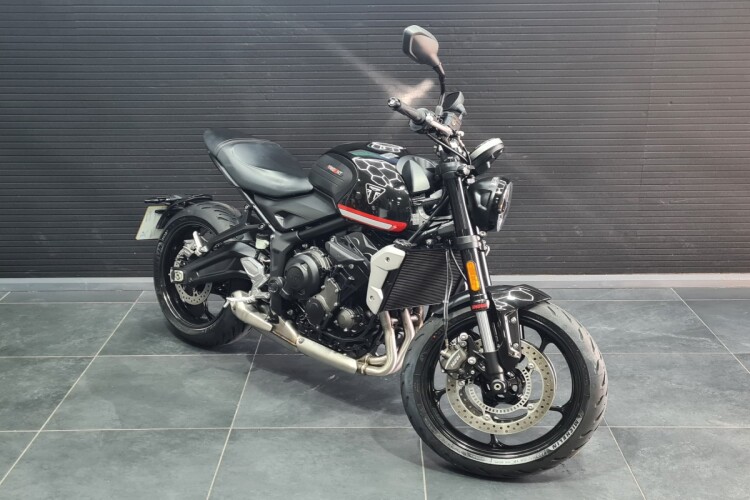 TRIUMPH TRIDENT 660