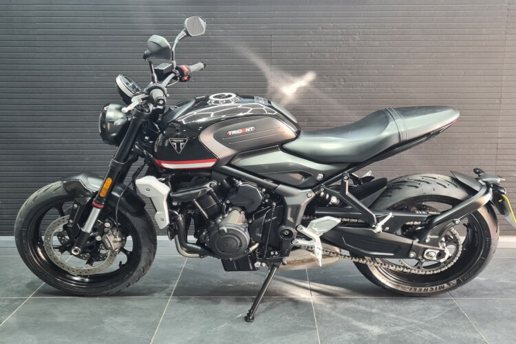 TRIUMPH TRIDENT 660
