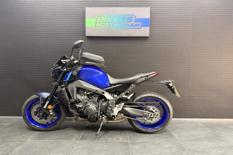 YAMAHA MT-09