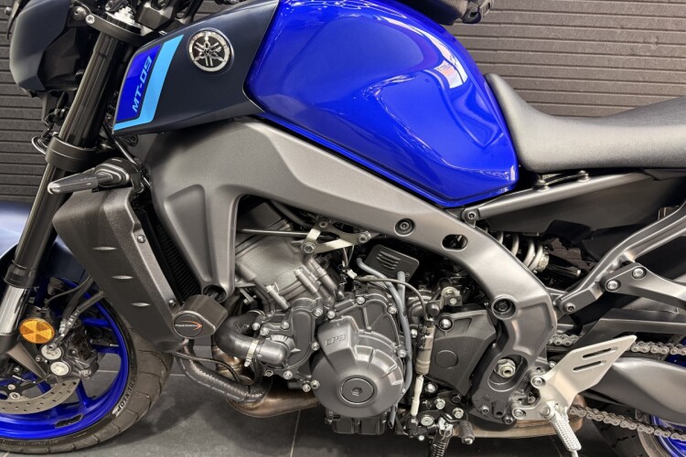 YAMAHA MT-09