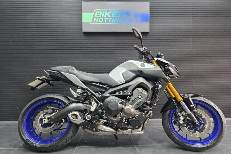 YAMAHA MT09
