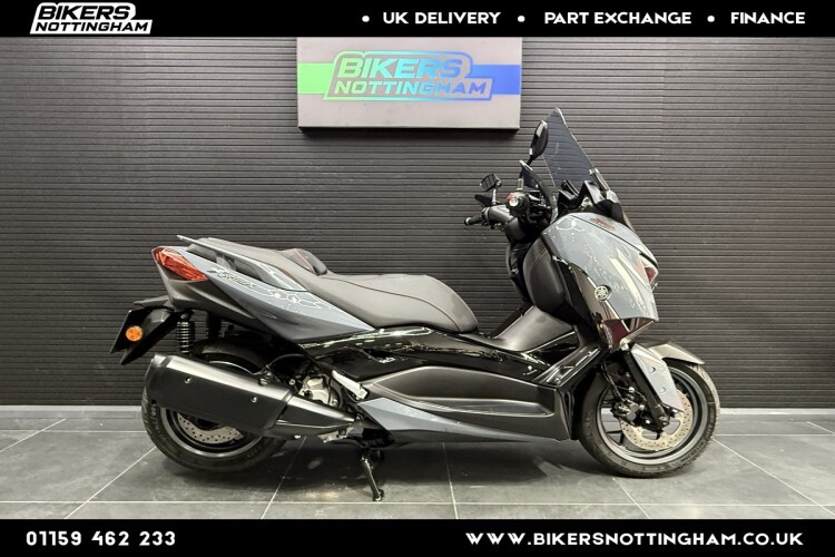 YAMAHA XMAX 300