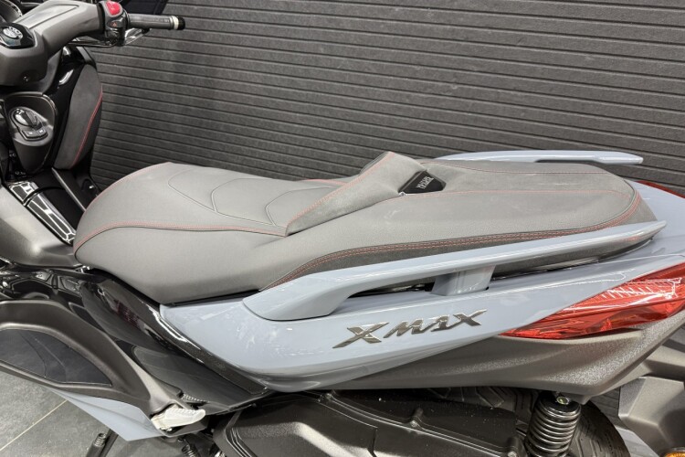 YAMAHA XMAX 300