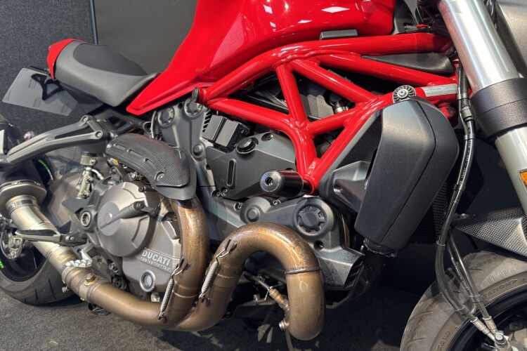 DUCATI MONSTER 821