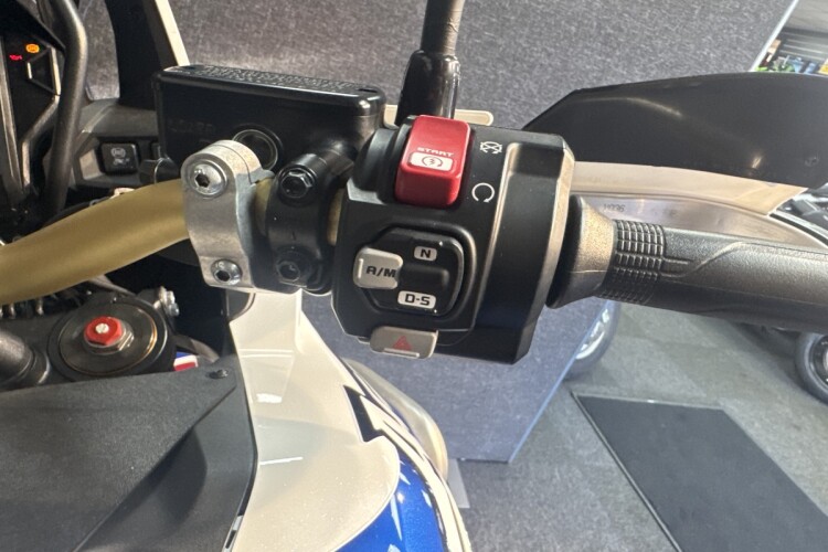 HONDA CRF1000L AFRICA TWIN