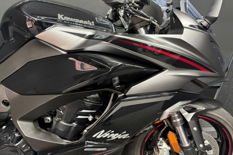 KAWASAKI NINJA 1100 SX