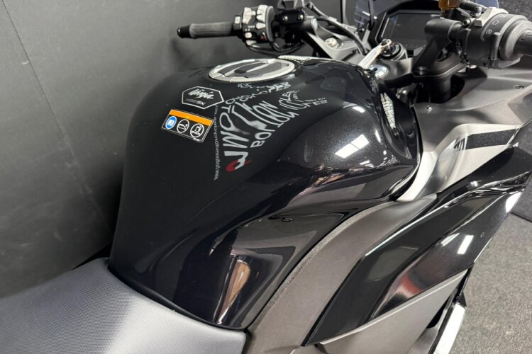KAWASAKI NINJA 1100 SX