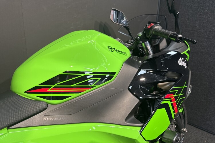 KAWASAKI NINJA 400
