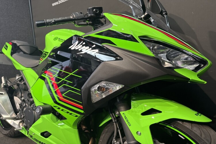 KAWASAKI NINJA 400