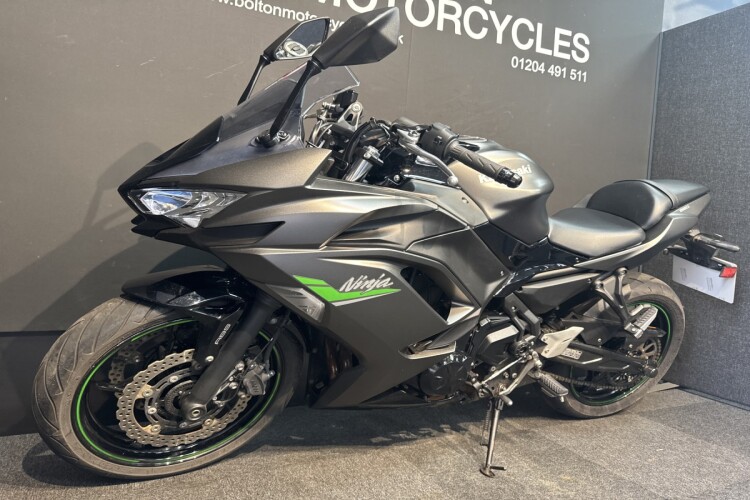 KAWASAKI NINJA 650