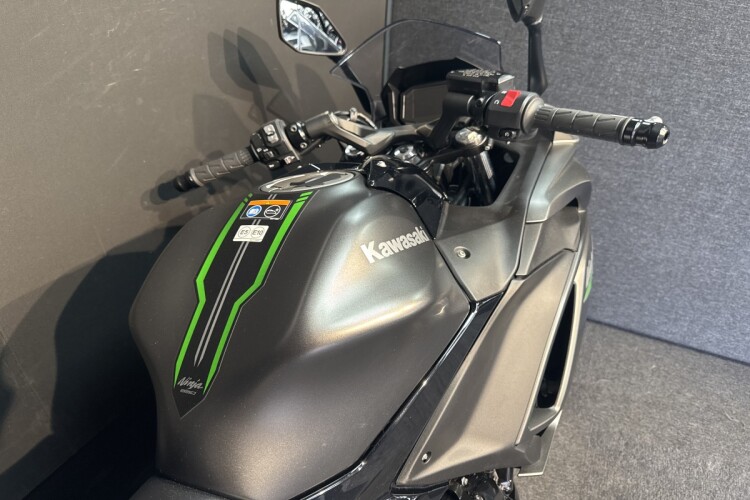 KAWASAKI NINJA 650
